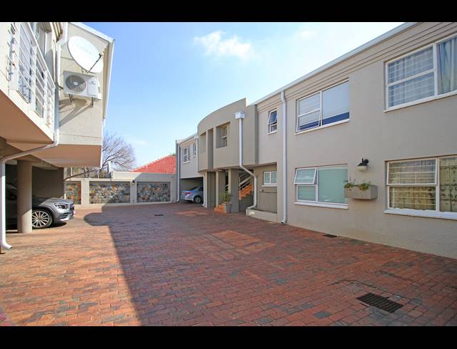 2 BEDROOM APARTMENT FOR SALE IN NORWOOD